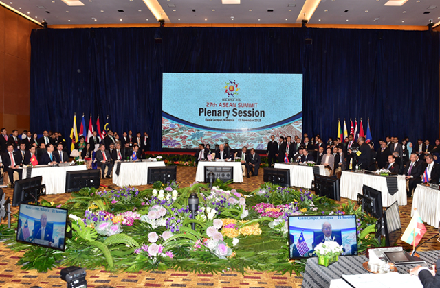 Prime Minister Nguyen Tan Dung at 27th ASEAN Summit